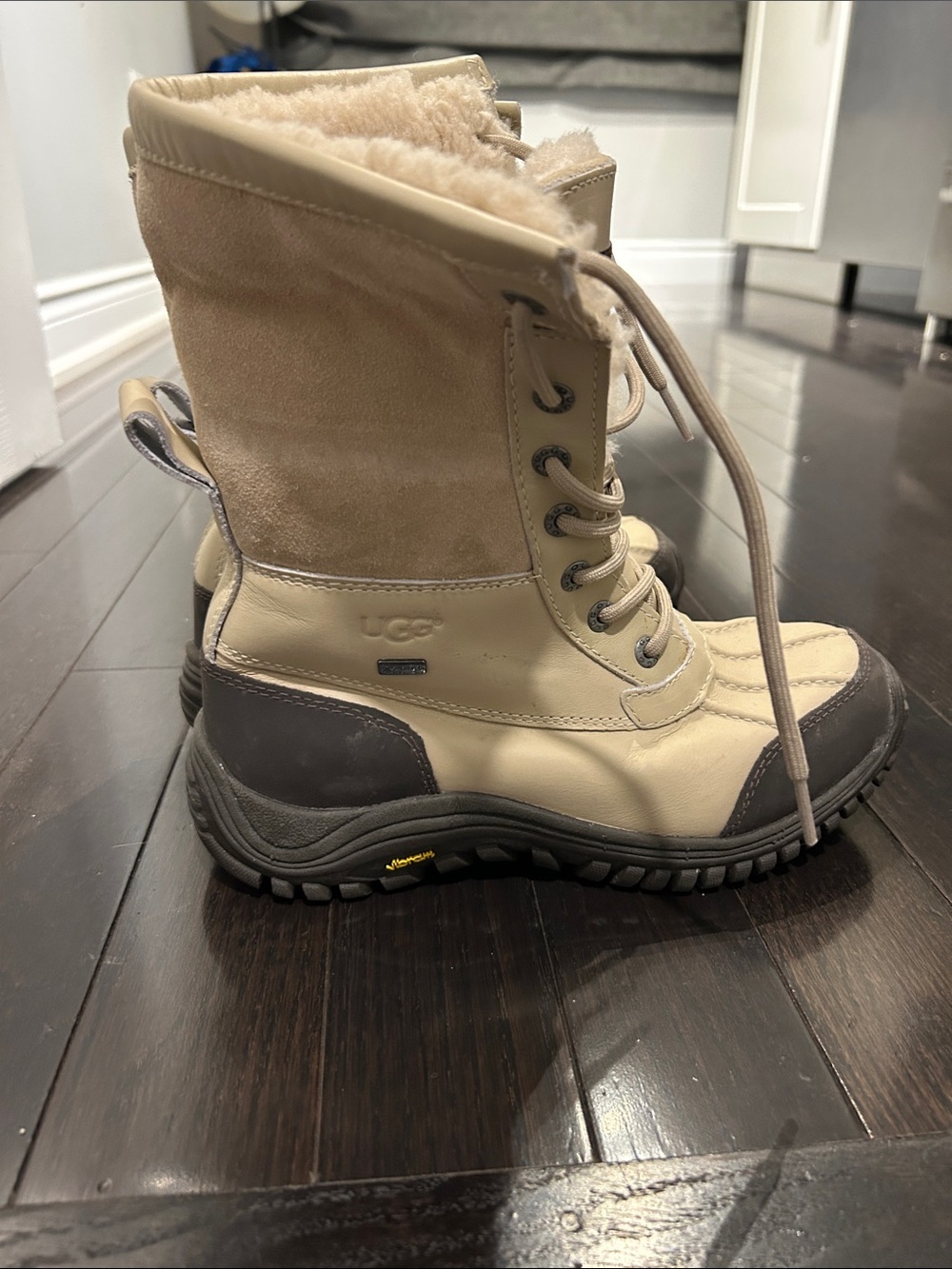 UGG Women's Tan & Dark Brown Shearling-Lined Winter Lace-Up Boots - Picture 2 of 6